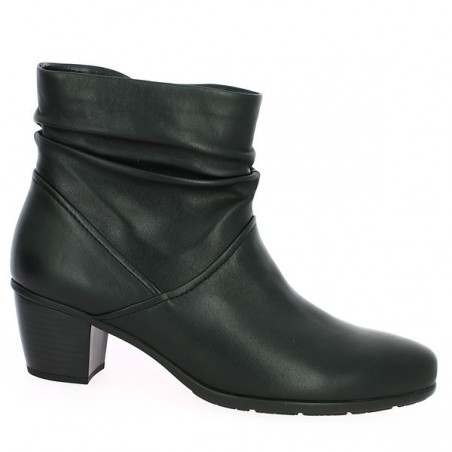 Gabor large size black leather pleated ankle boot, profile view Gabor large size black leather pleated ankle boot, profile view